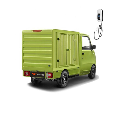 Autovettura elettrica speciale verde e rosa Wuling E10 EV Express per la consegna di auto ad energia