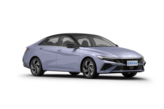 2023 Hyundai Elantra 1.5L CVT FWD Auto a benzina con dimensioni 4720x1810x1415mm