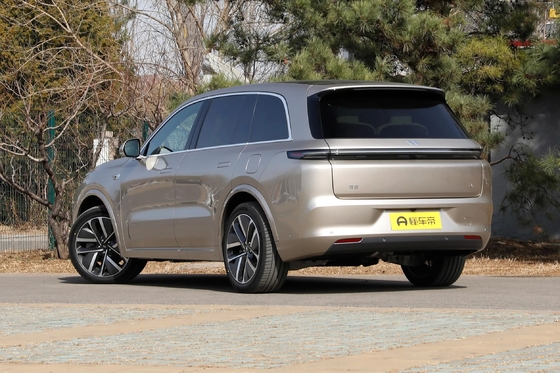 6.5h Tempo di ricarica veloce Li One L8 Max SUV elettrico con batteria al litio ternario nel 2023