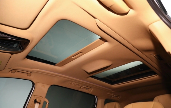 Chery Tiggo 8 Pro Auto elettrica con colore interno scuro e davanti 4 posteriore 2 radar