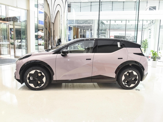 Geely Zeekr X SUV 2023 Ultimo veicolo energetico cinese con 560 km di autonomia e carrozzeria a 5 porte