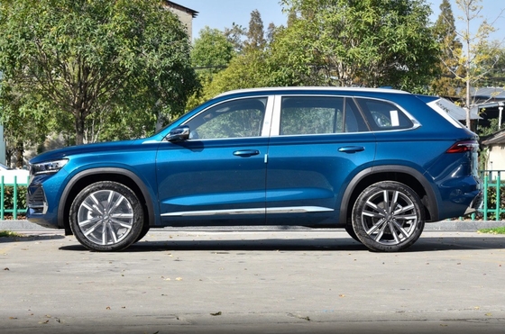 Manjaro Geely Xingyue L 2.0TD Power Automatic Two-Drive SUV con 5 sedili e 2 airbag