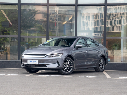 Personalizzata 2023 Byd Qin Plus Electric Car Sedan per 4 porte 5 posti Struttura del corpo