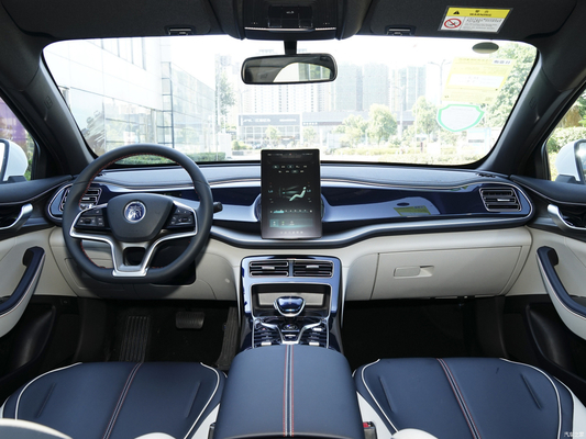 Personalizzata 2023 Byd Qin Plus Electric Car Sedan per 4 porte 5 posti Struttura del corpo