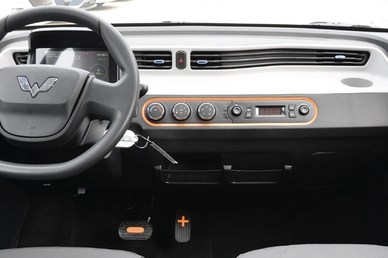 Wuling Hongguang Mini Ev Con Macaroni Veicolo a due scompartimenti con interno spazioso