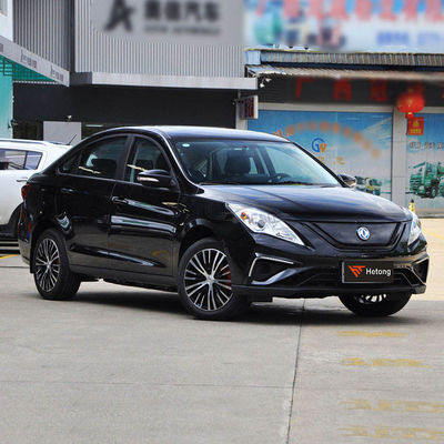 Dongfeng Fengxing S50 T1 T5 E1 M5 5 posti 415 km Sedan elettrica pura 4705*1790*1540mm