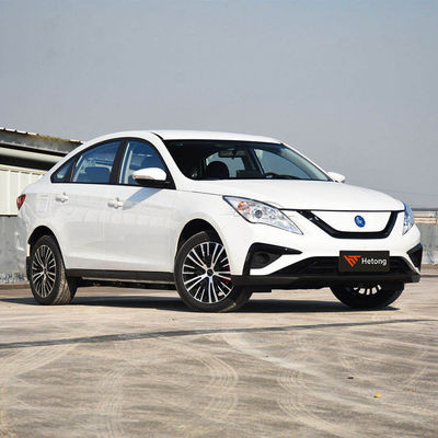 Dongfeng Fengxing S50 T1 T5 E1 M5 5 posti 415 km Sedan elettrica pura 4705*1790*1540mm