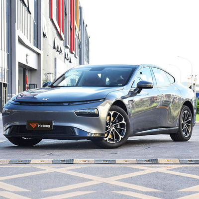 2022 Xpeng P7 586G Veicolo elettrico 4 ruote 5 posti Alta velocità Auto cinesi rosso/bianco