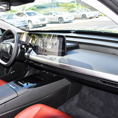 2022 Xpeng P7 586G Veicolo elettrico 4 ruote 5 posti Alta velocità Auto cinesi rosso/bianco