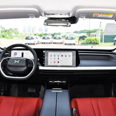 2022 Xpeng P7 586G Veicolo elettrico 4 ruote 5 posti Alta velocità Auto cinesi rosso/bianco
