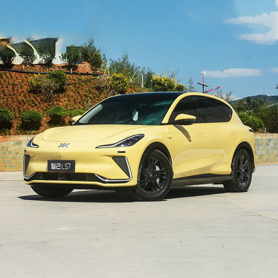 IM Motors LS7 La perfetta combinazione di tecnologia di fine e energia con 602 km di autonomia