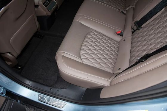 s 2023 SUV elettrico ad alta velocità con struttura di carrozzeria a 4 porte e potenza massima 228-517