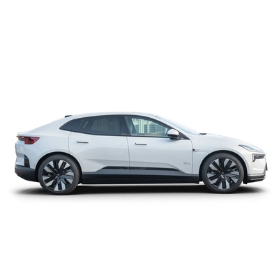 Scatena la potenza della pura elettricità con la Polestar 4 Pro Plus con 612 km di autonomia