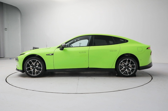 Xpeng P7 4 ruote Auto cinesi Veicolo elettrico Alta velocità 4880x1896x1450 Energy Car